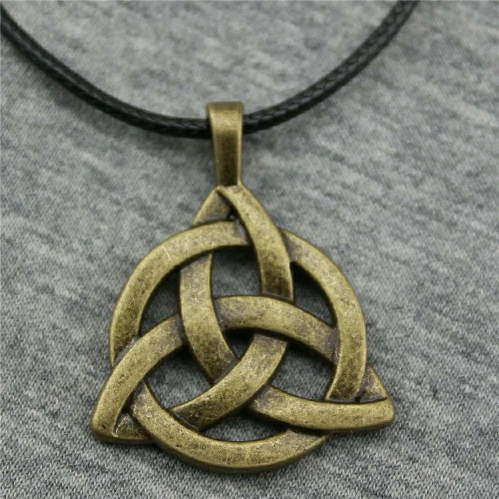 Ожерелье с подвеской символом Triquetra ожерелье-цепочка восковой веревкой черное