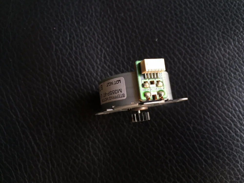 Q3948 Q3066 C6747 шаговый двигатель для сканера HP 2820 2830 2840 3390 3392 M2727 M1522 Запчасти