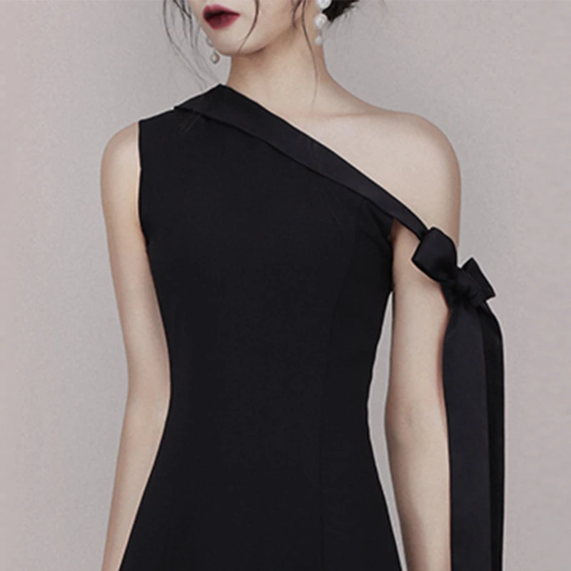 Женское платье на одно плечо Max Spri черное ТРАПЕЦИЕВИДНОЕ ПЛАТЬЕ средней длины с