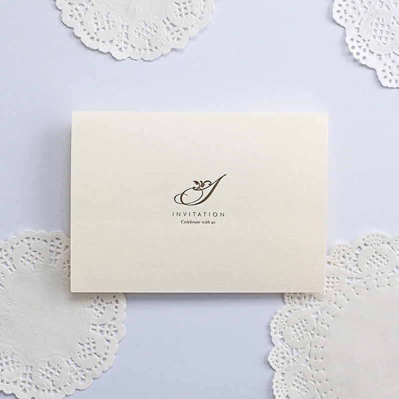 Элегантный кружевной цветок Лазерная резка свадебное приглашение белого