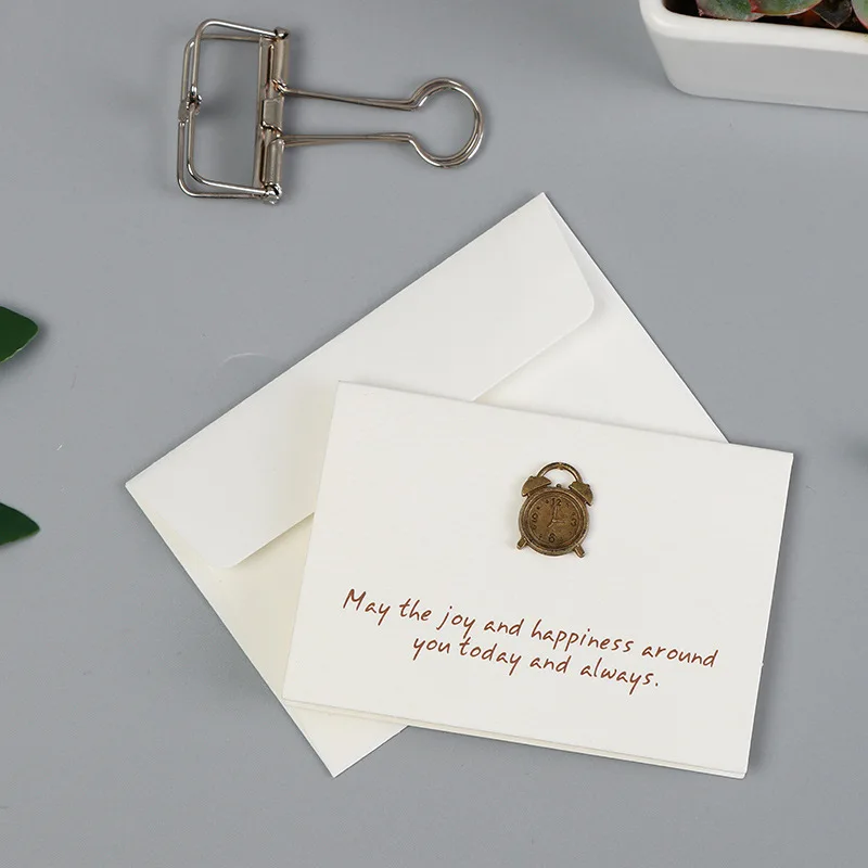 Поздравительная открытка двойного сложения в стиле ретро креативная