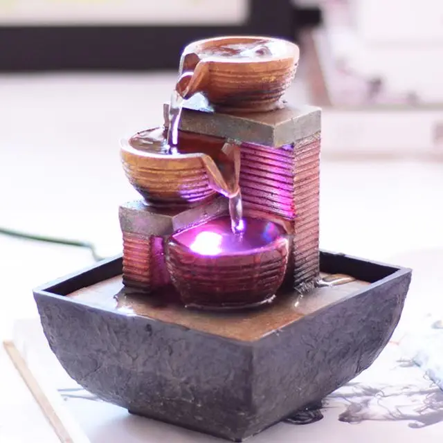 Маленький фонтанчик с водой и водным пейзажем комнатное украшение для стола