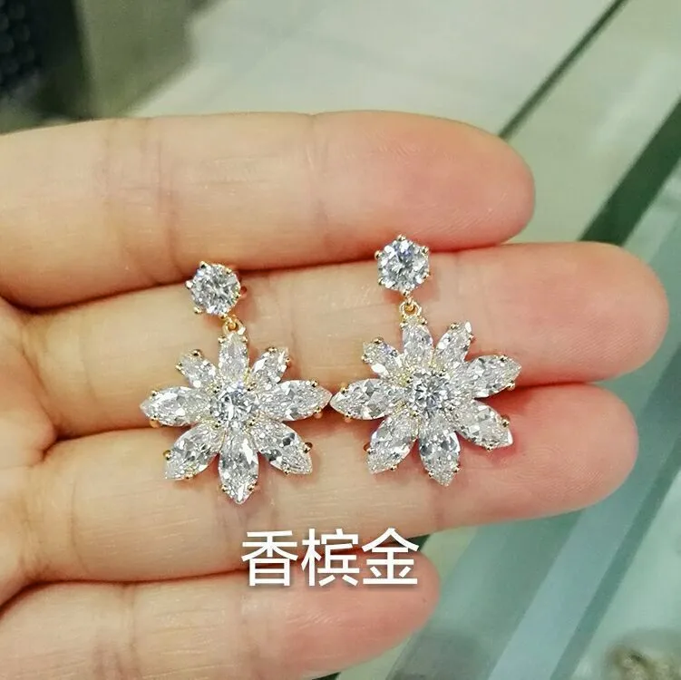 Gold Color Роскошные модные большая Снежинка милые серьги-гвоздики серебристого золота свадебные серьги Boho Двойные серьги с цирконием для женщин - Окраска металла: Gold Color
