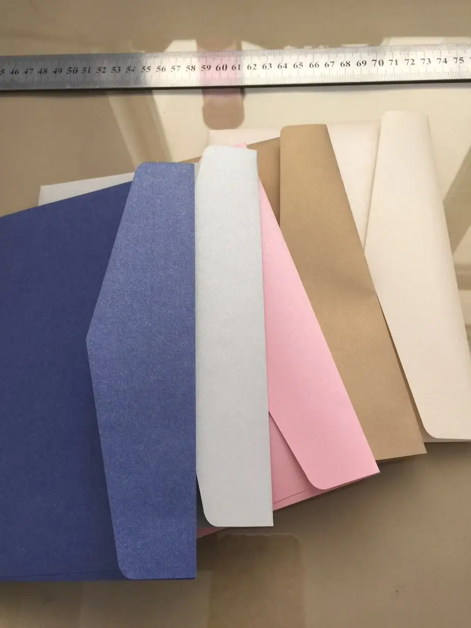 50 шт./лот 120gsm мерцающие красочные конверты свадебные RSVPcard для