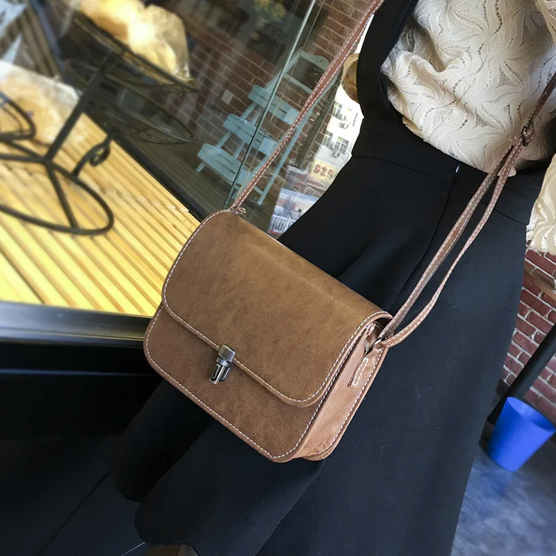2017 Высокое Качество PU Кожаный Женщины Crossbody Сумки Мода Цвет Заклепки Дизайн