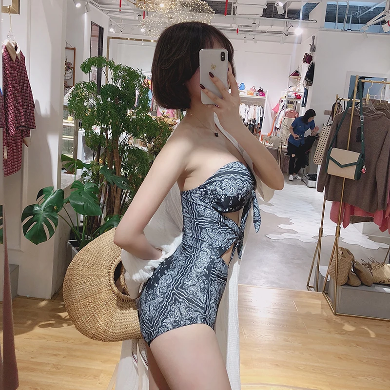 Женский слитный купальник в стиле ретро с геометрическим принтом без бретелек |