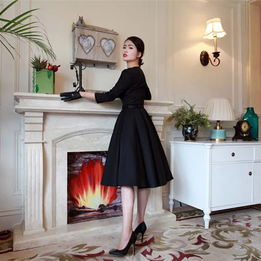 Женское винтажное платье в стиле Одри Хепберн маленькое черное с длинным рукавом