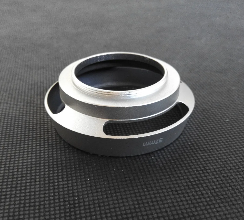 Металлическая вытяжка для объектива камеры серебристая изогнутая с вентиляцией