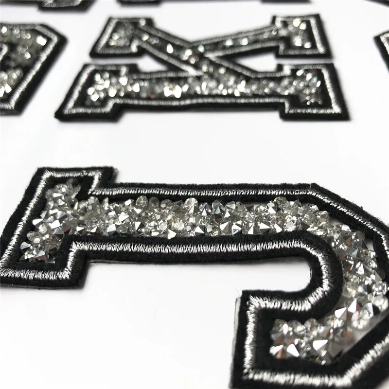 Q Письмо горячей фиксации горный Хрусталь патчи шить железа на Алфавит значки