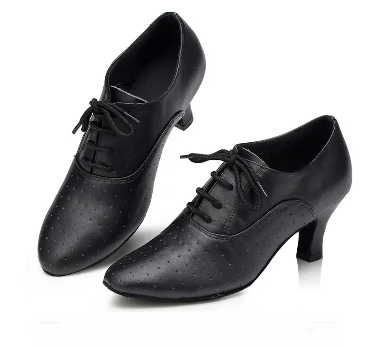 Женская обувь из сатина на мягкой подошве с закрытым острым носком для латинских