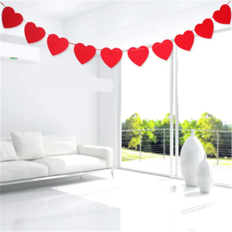 Гирлянда 3 м из нетканого материала с красными влюбленными сердцами полые