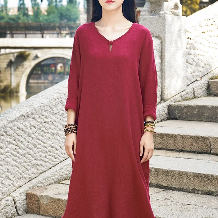 Платье женское хлопковое средней длины с V-образным вырезом и длинным рукавом |