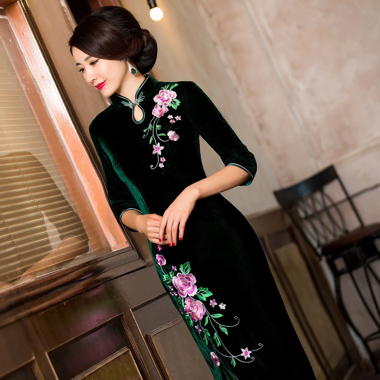 Черный Королевский синий cheongsam размера плюс велюровые платья велюровые вельветовые debardeur китайское традиционное длинное платье cheongsam восточные узоры - Цвет: Черный