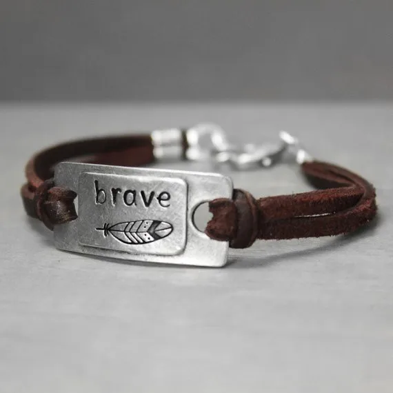 Браслет из искусственной кожи с надписью &quotBrave&quot браслет перьями кожаный в