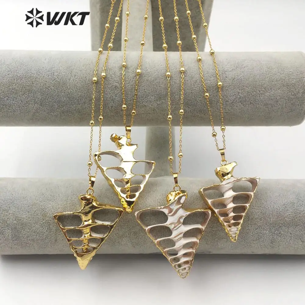 

WT-JN093 Sliced Trumpet Shell Pendant Triangle Shape Sea Shell With Gold Electroplated Ball Bead Chain Necklace Jewelry