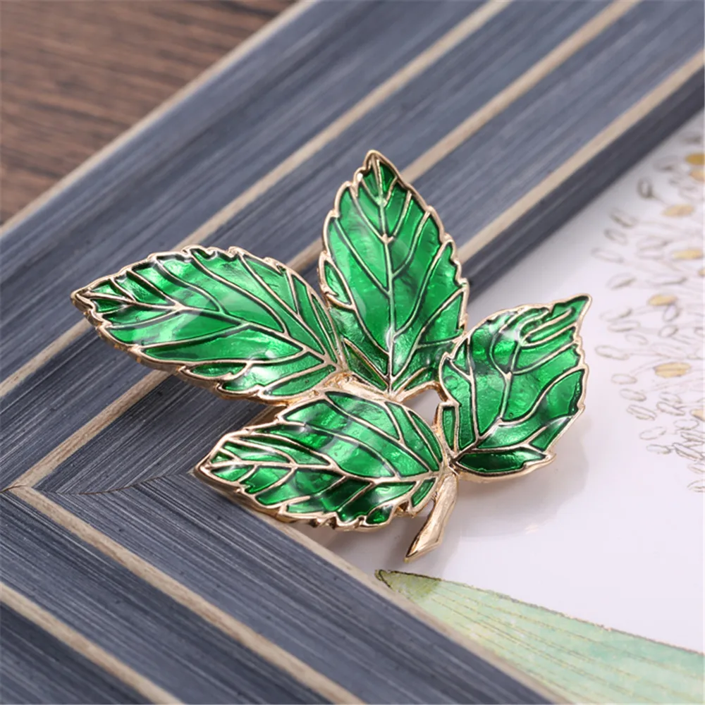 XQ Free shipping The new enamel leaves green coat suits joker brooch unique popular banquet | Украшения и аксессуары