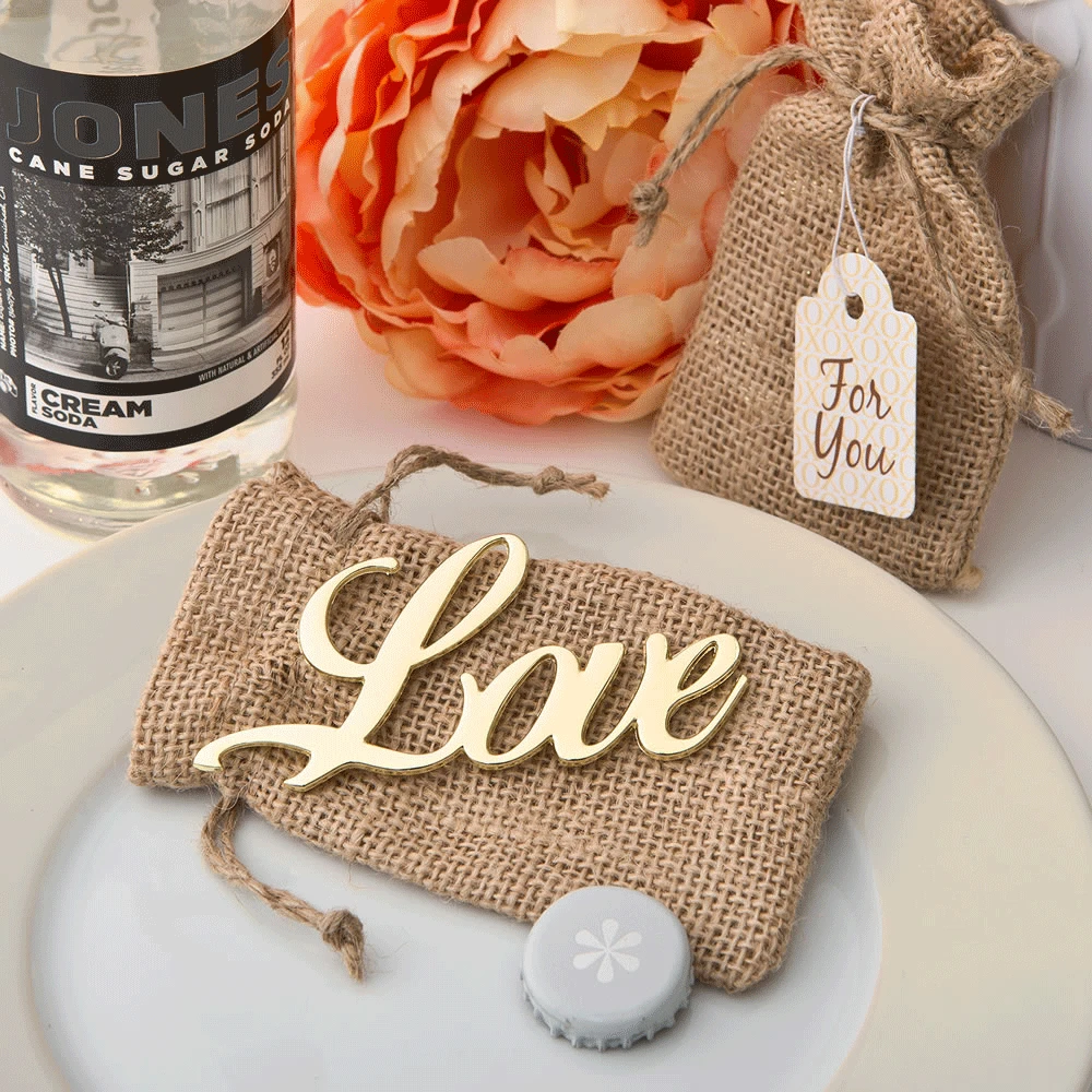 Bestellen 100 Pcs/lot Neue Ankunft Antike Gold Liebe Design Flasche Opener Mit Leinensack Hochzeit Dusche Geschenk Gefälligkeiten Personalisierte Souvenir