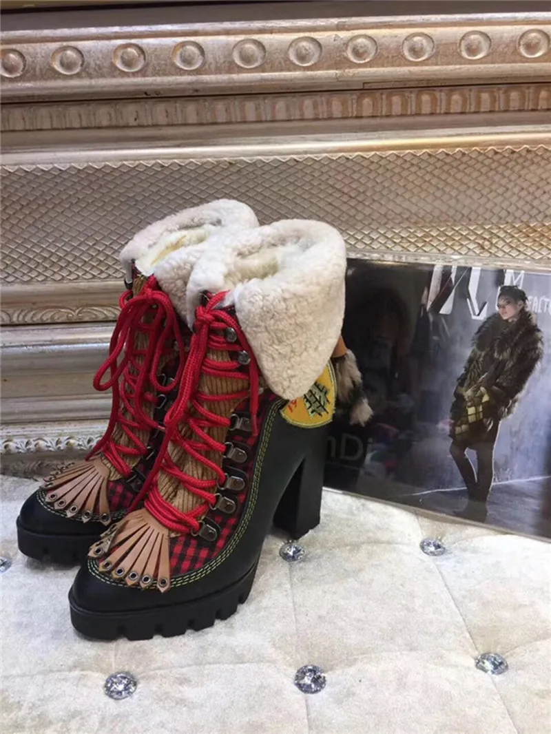 Prova Perfetto зимние ботинки в байкерском стиле на платформе и высоком каблуке; Botas Mujer; шерстяные зимние ботинки с бахромой и перекрестной шнуровкой; ботильоны для женщин