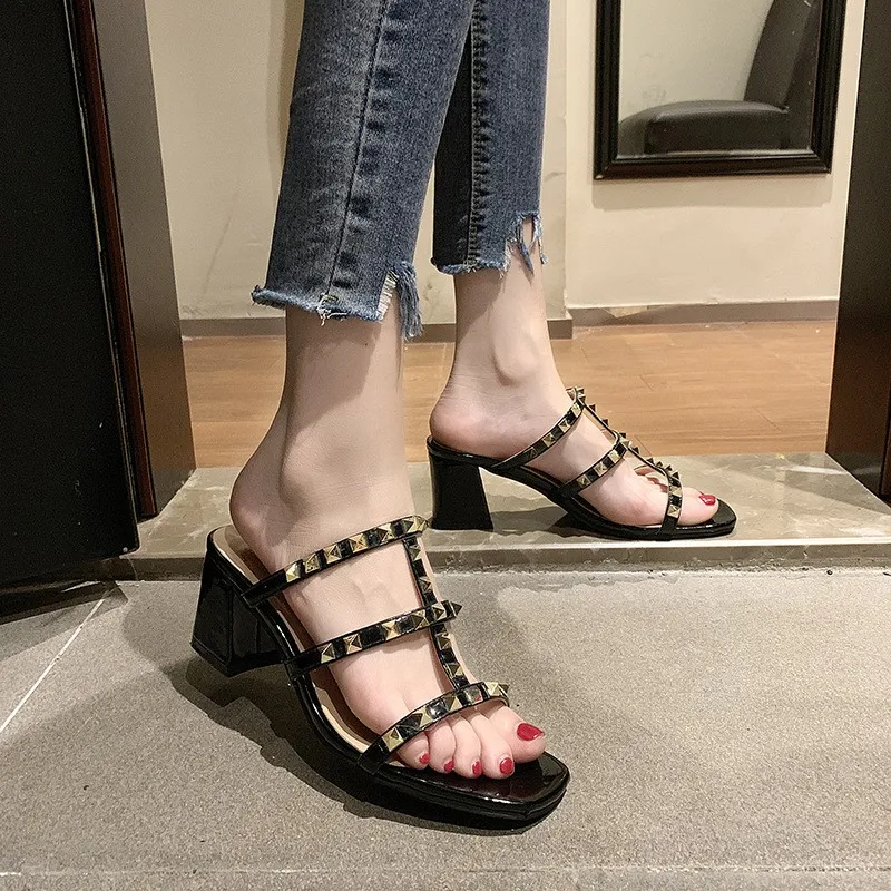 Женские босоножки Вьетнамки 2019 новинка моды летнего сезона со стразами на