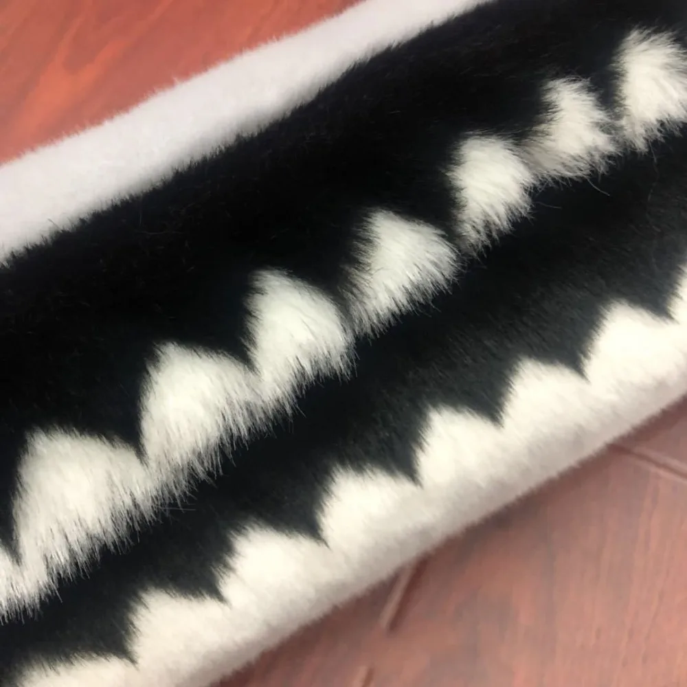 Волнистый четырехцветный жаккардовый плюш из искусственного меха от