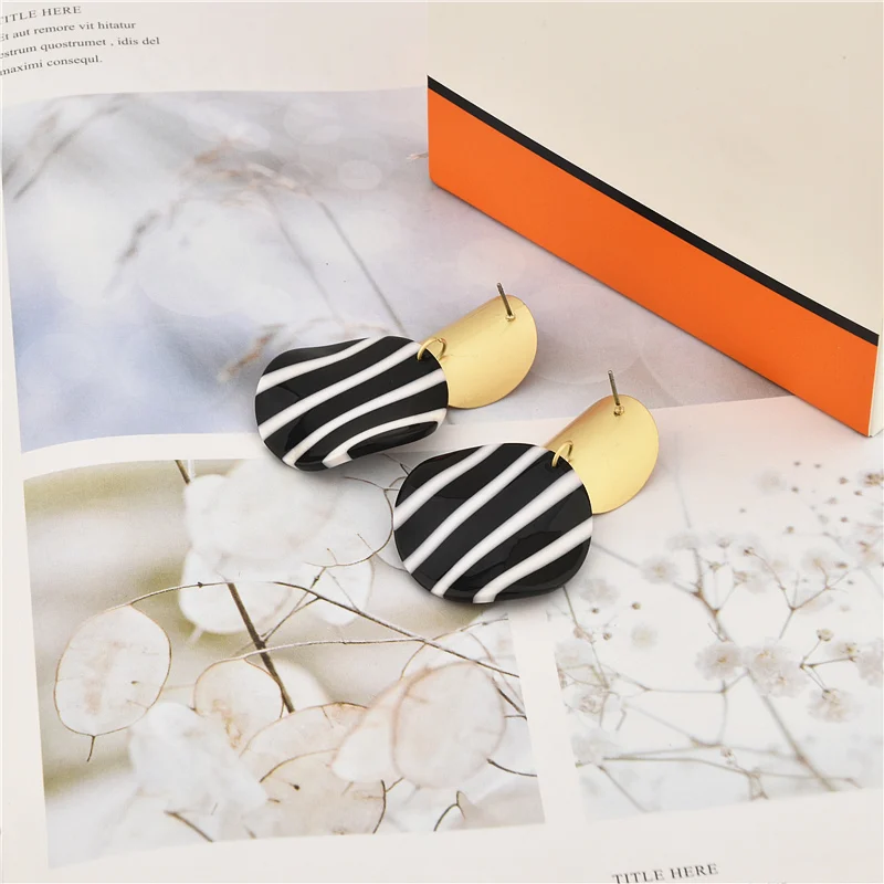 Лидер продаж массивные серьги черно белые искаженные уксусная кислота Висячие