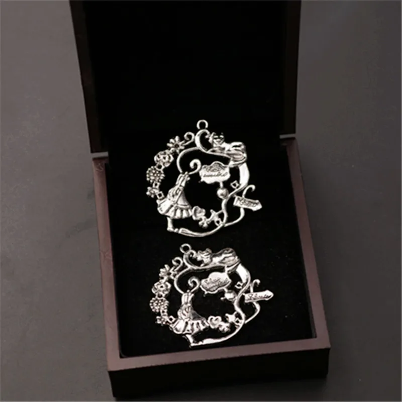4pcs Antique Silver Plated Metal Jacquard Craft Alice's Fairy Tale World Charm Necklace Bracelet DIY Jewellery Alloy Pendants |