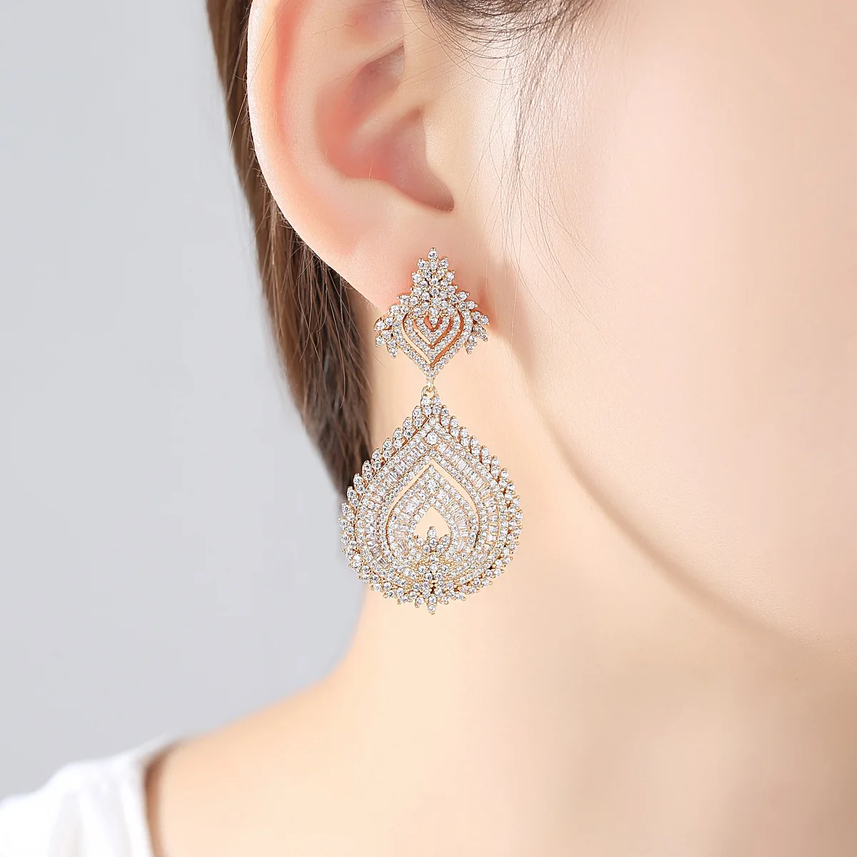 Модные очаровательные черные кубические циркониевые длинные висячие серьги в