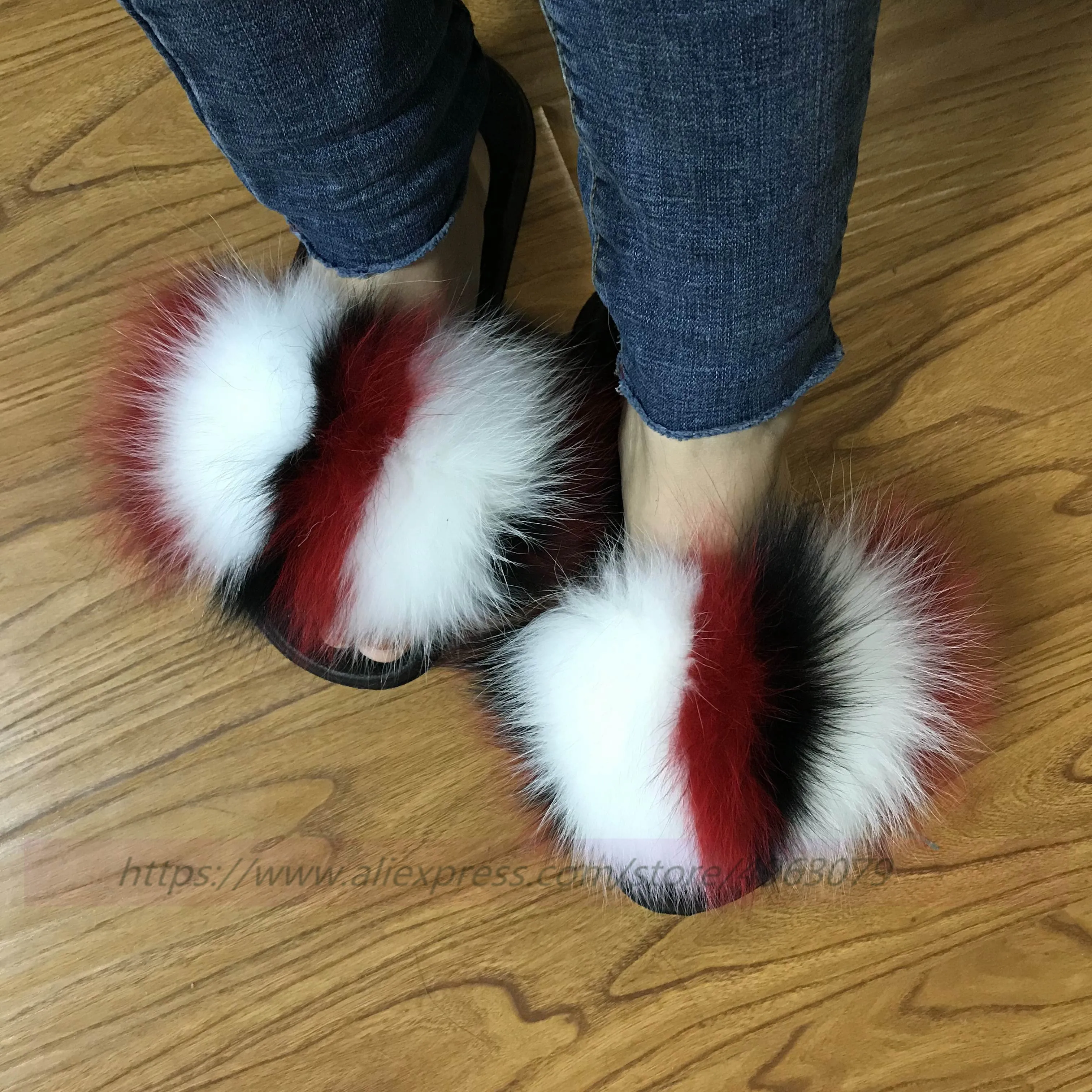 FunFur/трехцветные шлепанцы на натуральном меху лисы Цвет белый черный красный