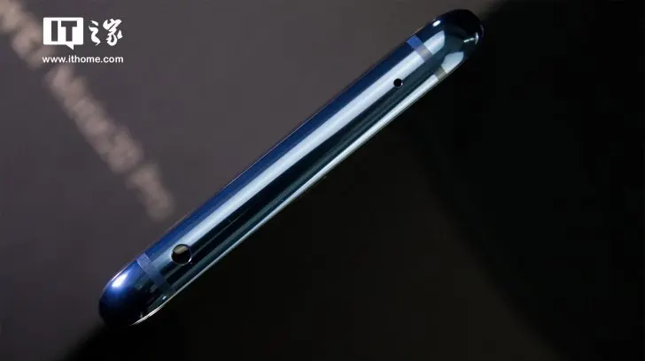 Смартфон HuaWei mate 20 Pro 4G LTE 8 ГБ ОЗУ 256 Гб ПЗУ Kirin 980 Android 9,0 6,3" 3120x1440 40.0MP IP68 NFC