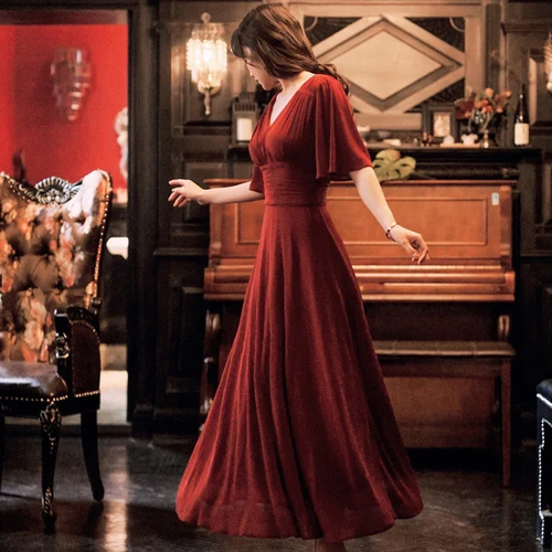 Длинное платье в стиле ретро с высокой талией и V-образным вырезом лето 2019 |