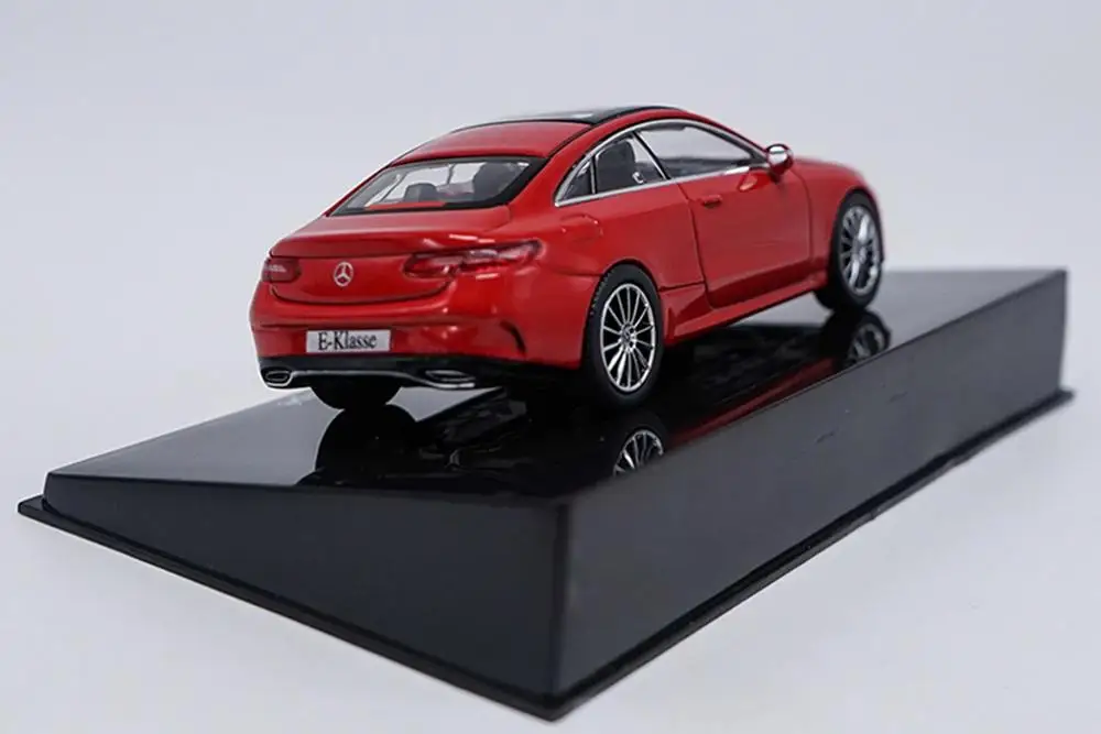 1/43 Mercedes-Benz E-Class Coupe Red Diecast коллекция моделей автомобилей