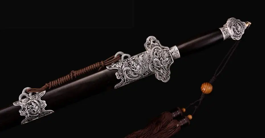 Традиционный двойной прямой меч тайцзи китайского кунг-фу тренировка гибкое