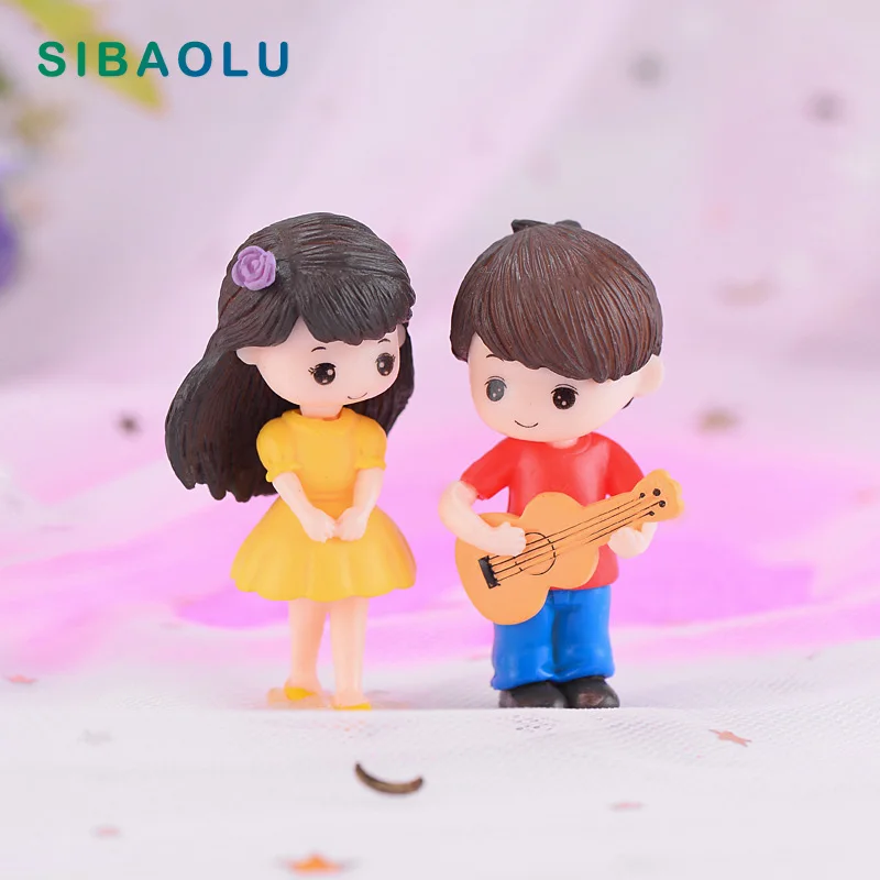 

2pcs Romantic Lover model Boy Girl Miniature Figurine Doll House Decoration cartoon Dollhouse people cake ornament DIY accessory