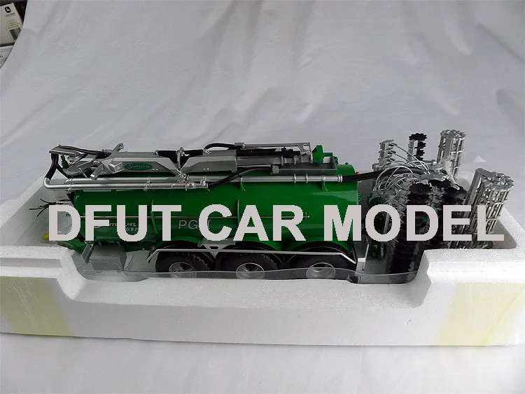 Diecasting 1:32 Игрушечная машина из сплава Опрыскиватель Сельскохозяйственный автомобиль детская модель игрушечной машины оригинальные аутентичные Детские игрушки