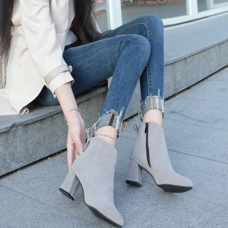 

Autumn and winter 2019 new short boots female pointed thick with high-heeled large size women's boots Martin boots