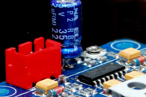 IRS2092S 500 W подойдет как для повседневной носки так канальный цифровой усилитель