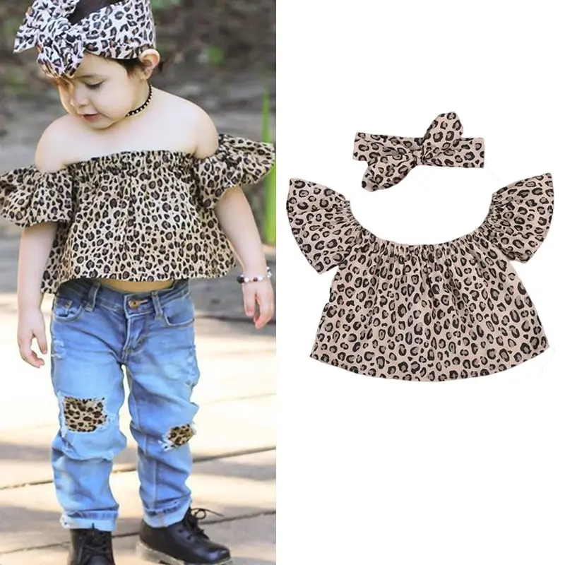 Летний леопардовый комплект одежды с открытыми плечами и расклешенными рукавами