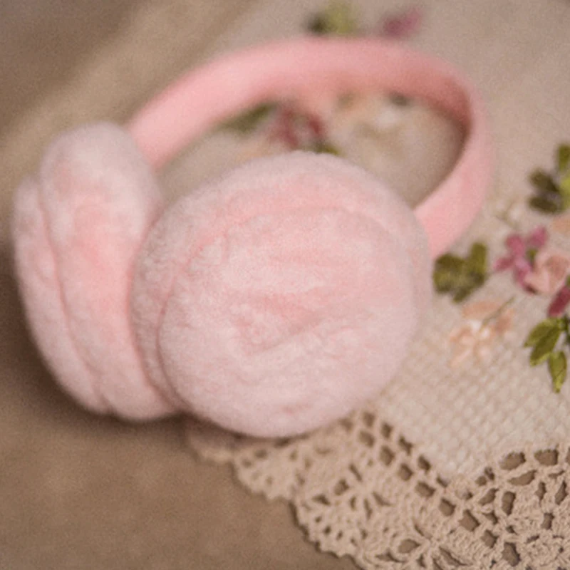 Детские ушанки с звездами теплого меха для девочек.