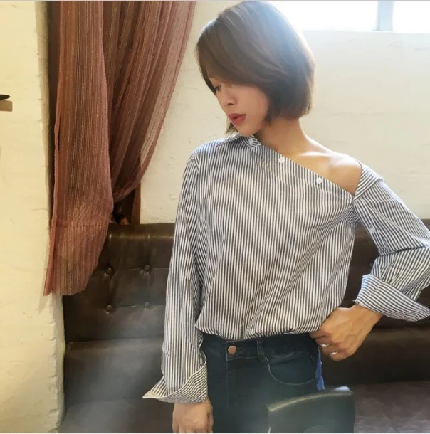 Женская винтажная блузка на одно плечо синяя с косой пряжкой без бретелек