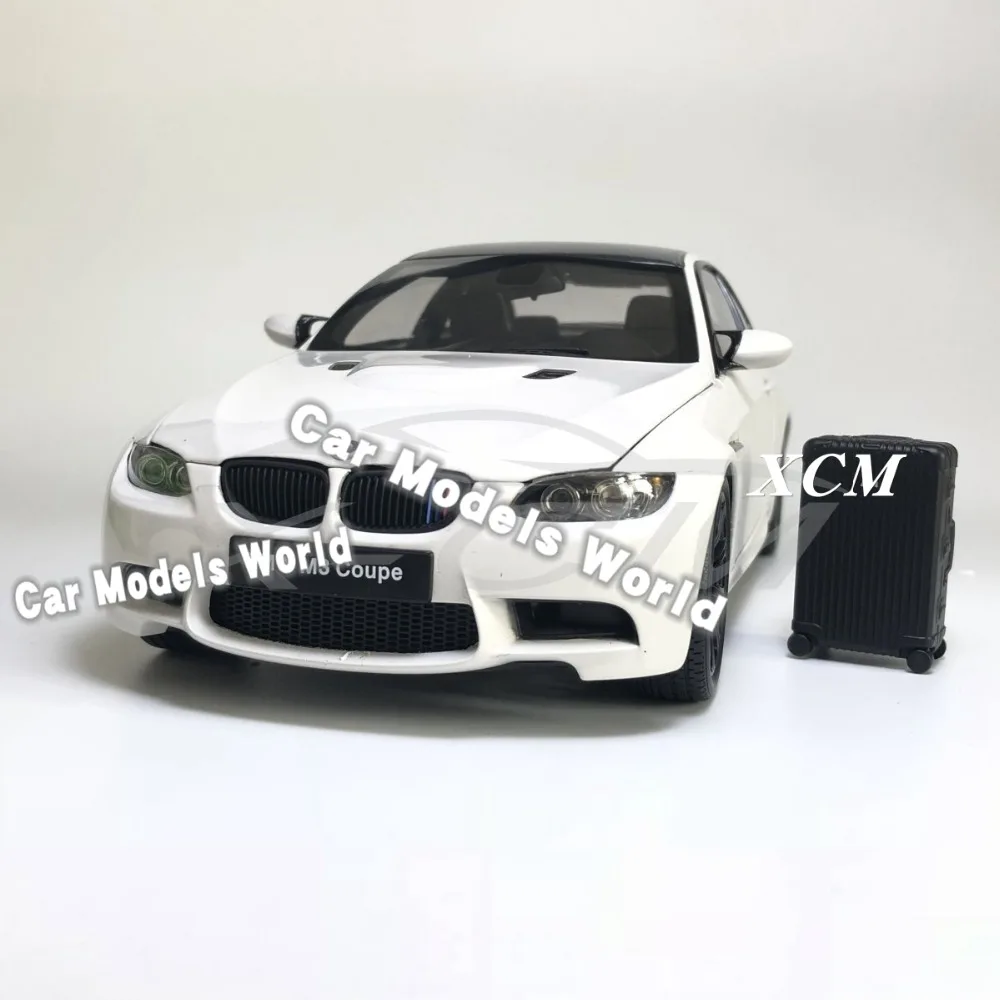 Литая модель автомобиля для Kyosho M3 Coupe (E92) 1:18 (Alpine White) + маленький подарок!| |