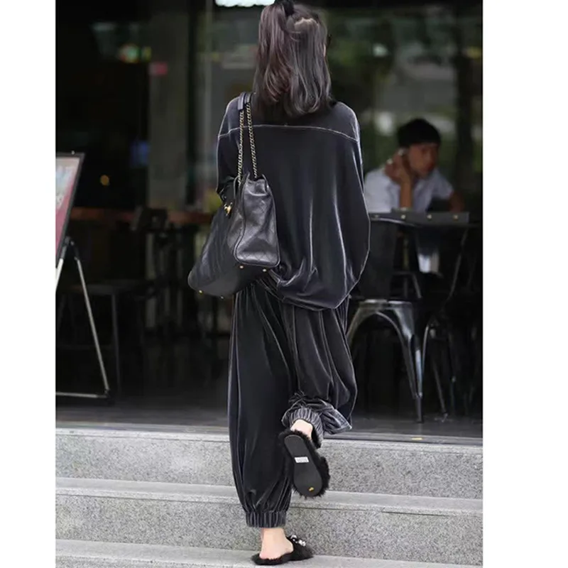 

2020 Spring Women's 2-piece sets Sportswear Suit Fashion Loose Gold Velvet Bat sleeves Top+Pants Sporting Casual Clothing Sets