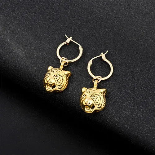 gold color 1 пара панк маленький тигр подвеска в форме руки серьги-кольца для женщин индивидуальность золотой цвет объемные животные серьги ювелирные изделия E849 - Окраска металла: gold color