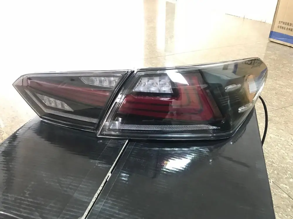 Задний габаритный фонарь автомобиля для Toyota Camry задние фонари светодиодный задний фонарь задний лампы ДРЛ+ Динамический поворота+ тормоза+ обратный задний фонарь 4 шт - Цвет: red-smoke color