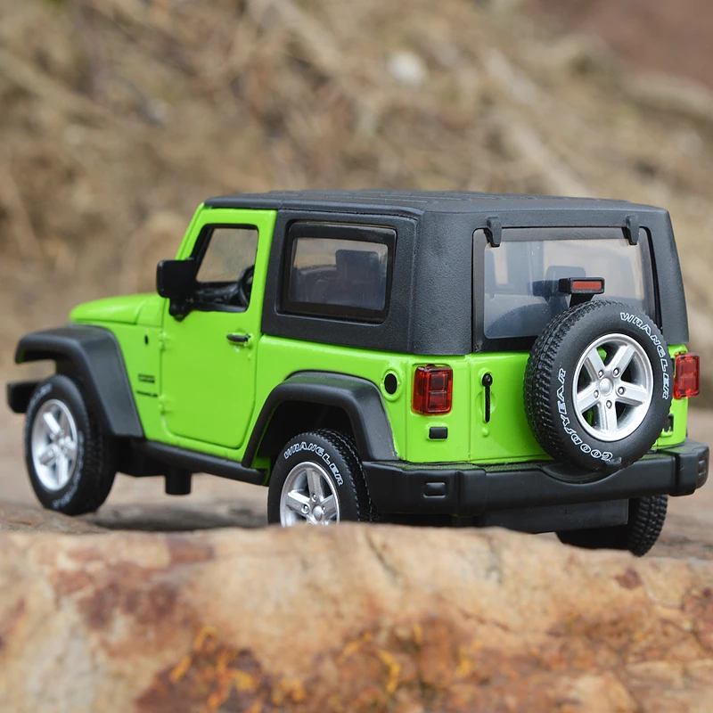 Alloy acousto-optic jeep Внедорожные транспортные средства потяните назад Бумеранг детская