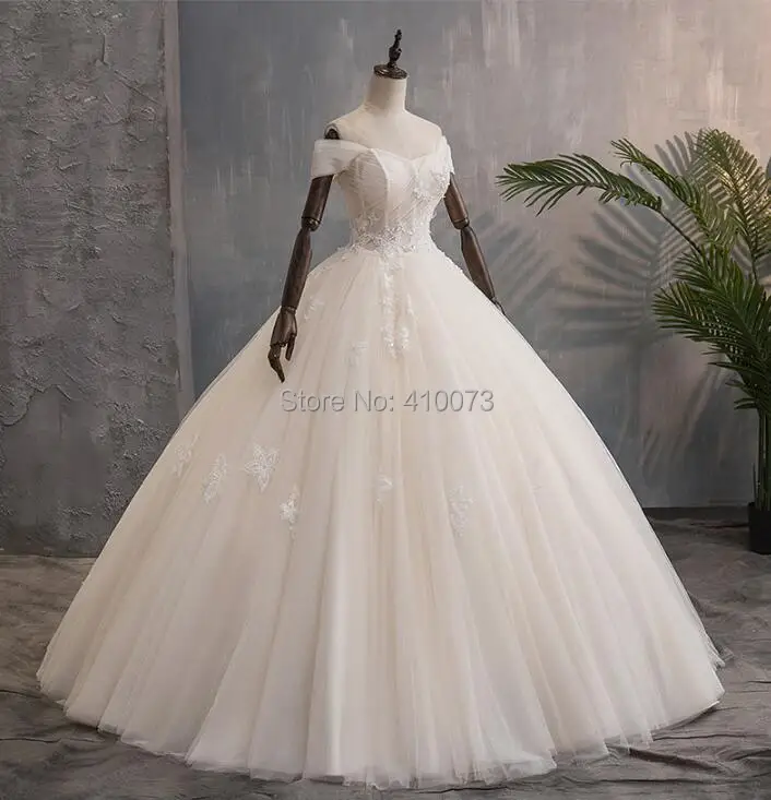 Платье свадебное из фатина с рукавами-крылышками и аппликацией | Свадьбы