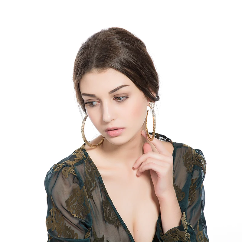 Новинка 2017 модные серьги гвоздики в виде змеи из золотистого сплава с имитацией