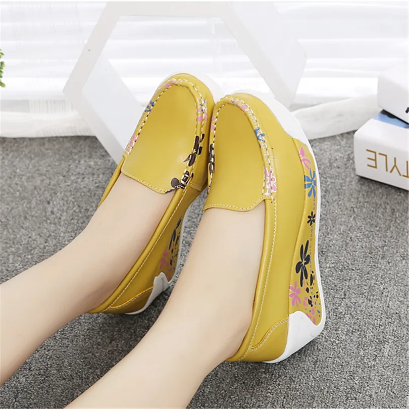 ЛИН КОРОЛЬ Моды Стиль женские Весенние Туфли Скользит Случайные Пу Кожа Качели