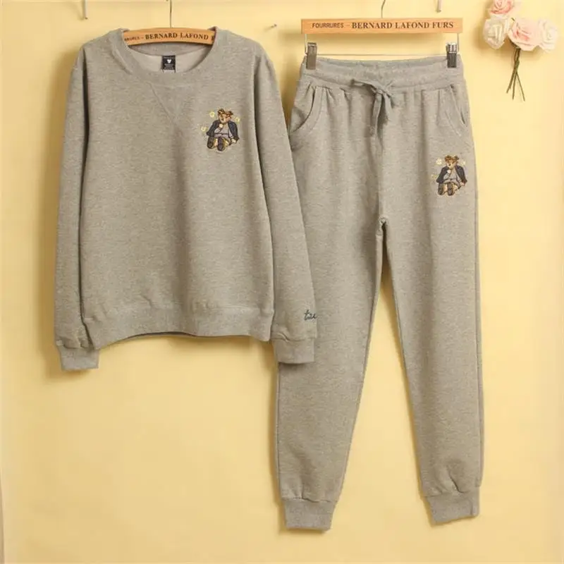 

Spring Autumn Women embroidery Tracksuits Set Tops + Pants Two Pieces Set Track Suit Women Suit Casual Sportswear Feminine T