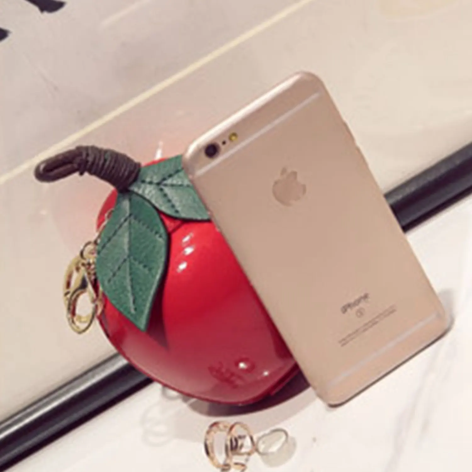 2018 милый мультфильм сумки Apple форма для девочек мини Crossbody личность кошелек кулон