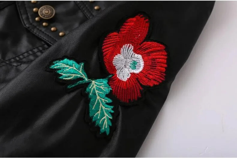 Модная кожаная куртка с заклепками из искусственной кожи новинка 2017